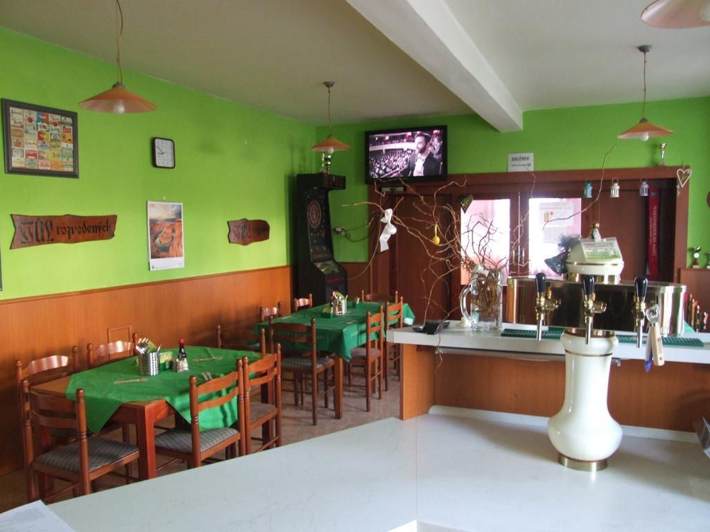 Restaurace Na Krizovatce Apartment Bozanov Phòng bức ảnh