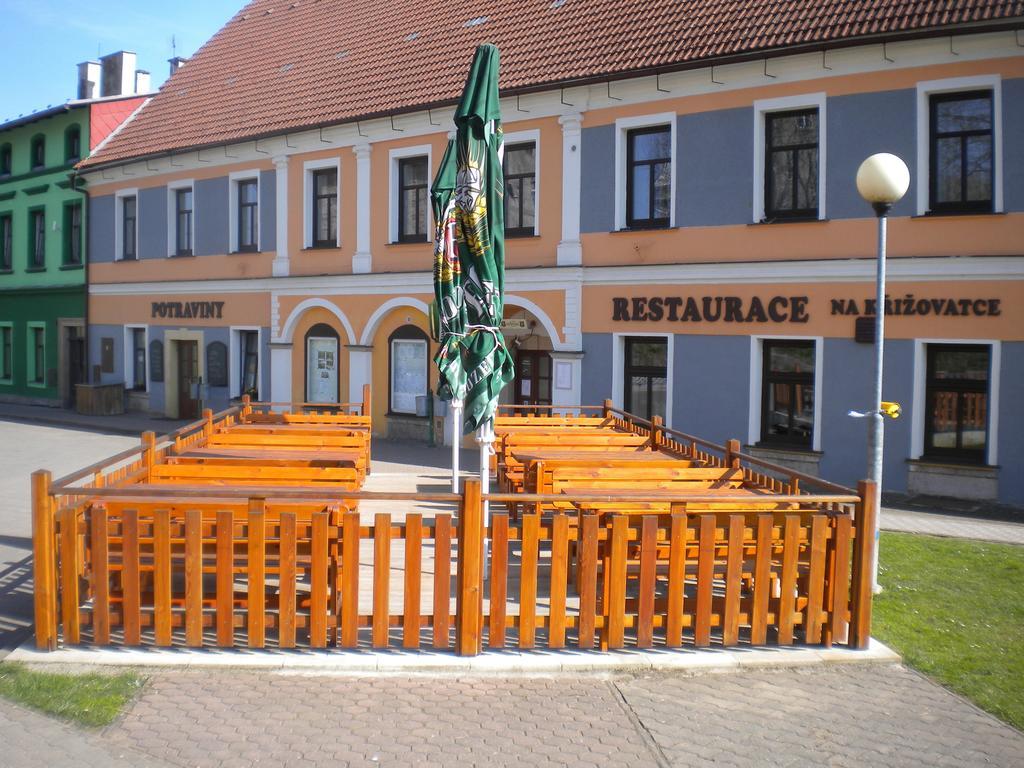 Restaurace Na Krizovatce Apartment Bozanov Phòng bức ảnh